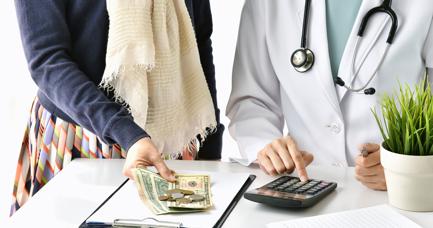 6.photo-hospital-and-medical-expense-doctor-and-woman-patient-calculate-on-disease-treatment-fee-charges